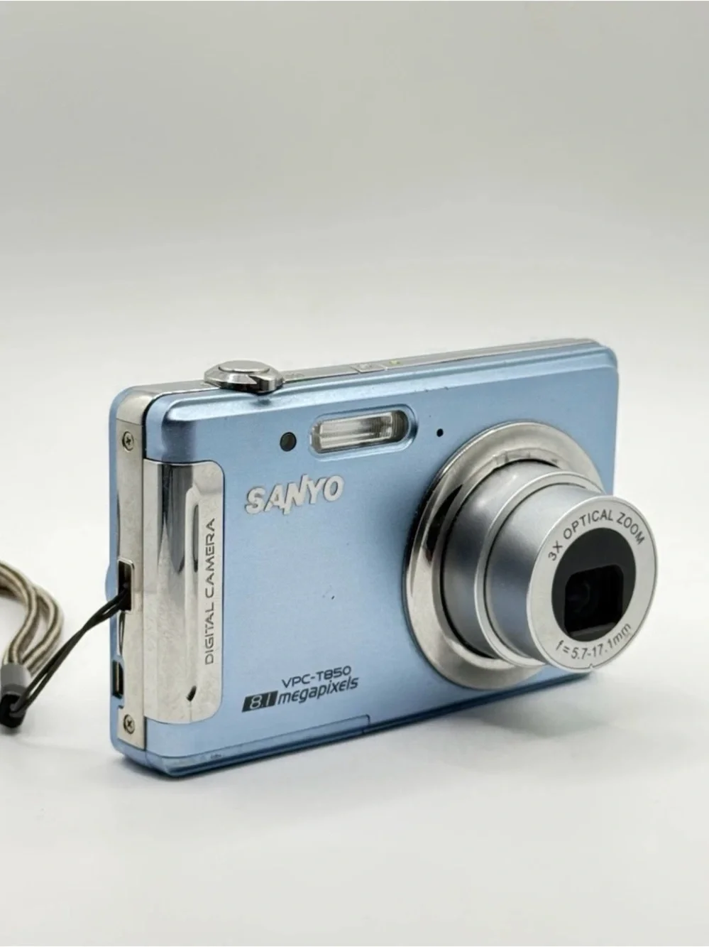 Sanyo Compact Digital Camera in Light Blue - 8.1 MP, 3x Optical Zoom